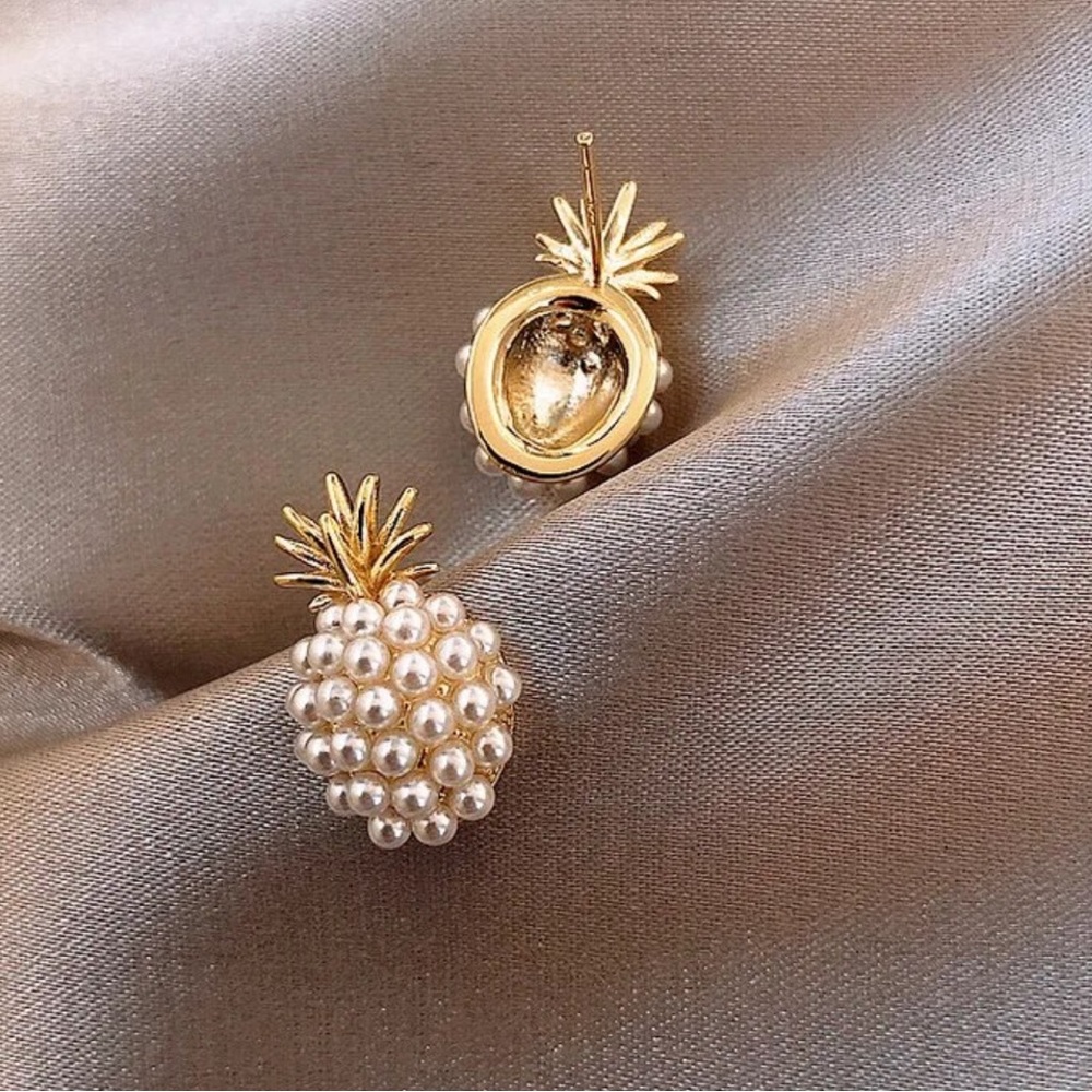 Pearl Pineapple Dainty Earrings - Picture 4 of 5